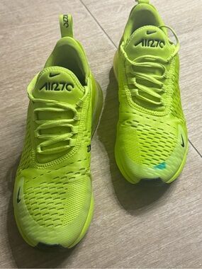 Nike Women’s Air Max 270 Sneakers - Soft neon green